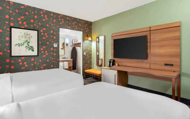 photo 3 of Inn at the Peachtrees, an Ascend Collection Hotel