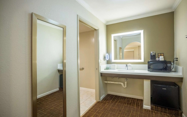 photo 4 of Best Western Inn