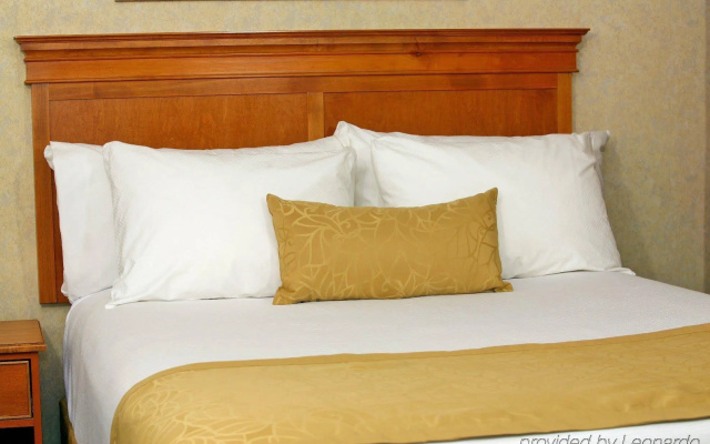 photo 4 of Hotel d’Lins Ontario Airport
