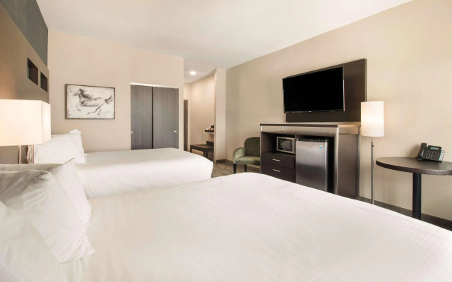 photo 4 of Comfort Inn & Suites Clarksville - Louisville North