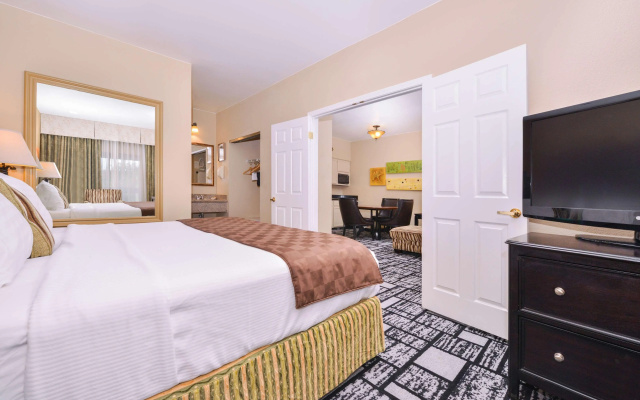 photo 4 of Best Western Plus Meridian Inn & Suites, Anaheim-Orange