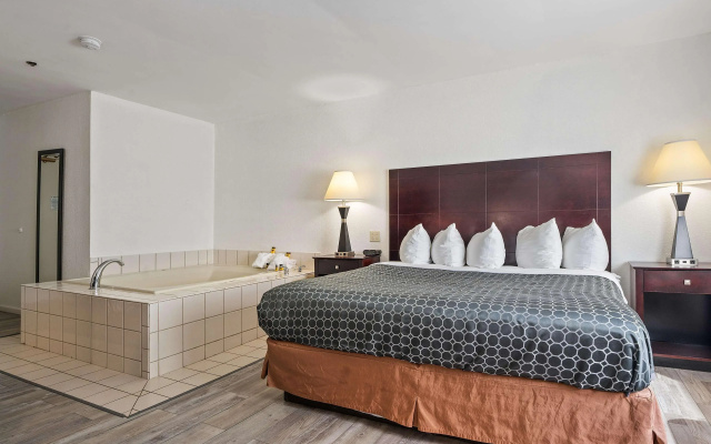 photo 4 of Best Western Oakbrook Inn