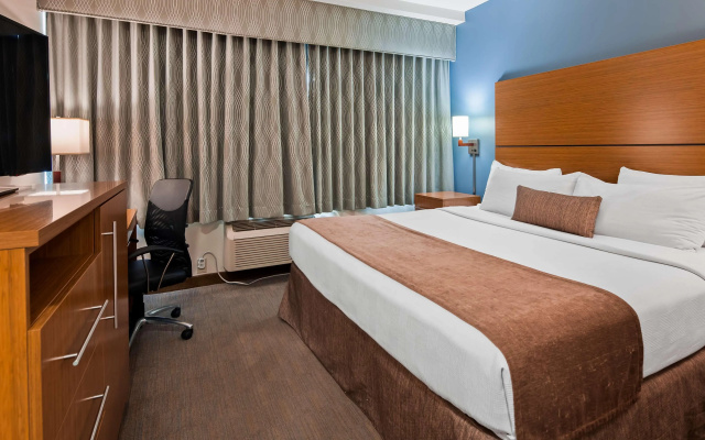photo 5 of Best Western Plus Philadelphia Convention Center Hotel
