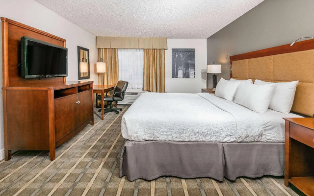 photo 4 of Richmond Inn & Suites-baton Rouge