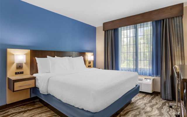 photo 4 of Best Western Plus River Escape Inn & Suites