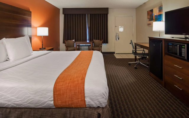 photo 4 of Best Western Roseville Inn