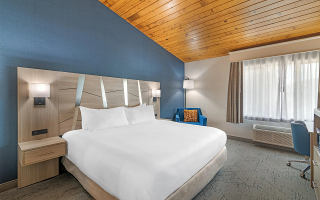 photo 4 of Best Western Plus The Inn at Hampton