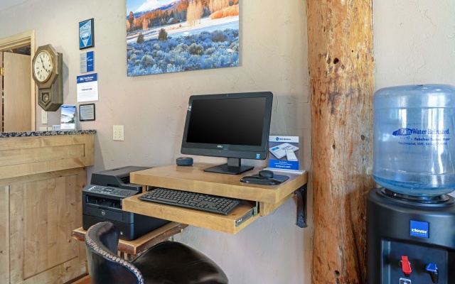 photo 3 of Best Western Ponderosa Lodge