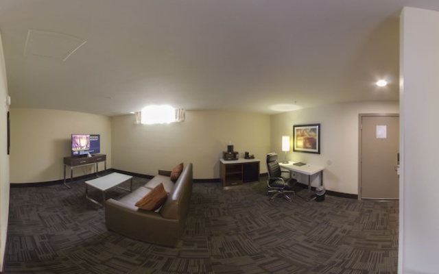 photo 3 of Best Western Premier Milwaukee-brookfield Hotel And Suites