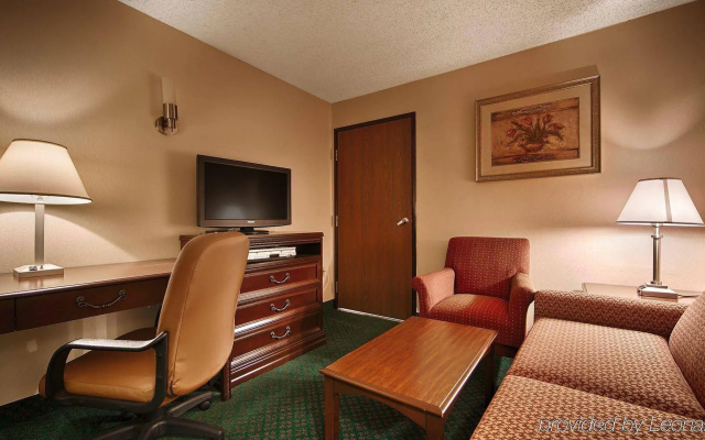 photo 5 of MHO Inn & Suites