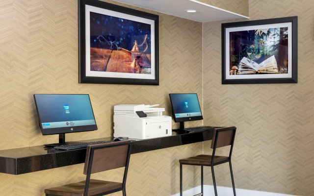 photo 3 of Best Western Plus Raffles Inn & Suites
