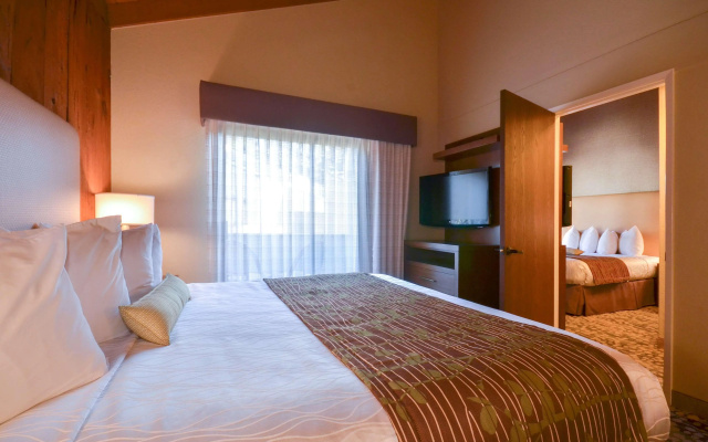 photo 4 of Best Western The Inn & Suites Pacific Grove