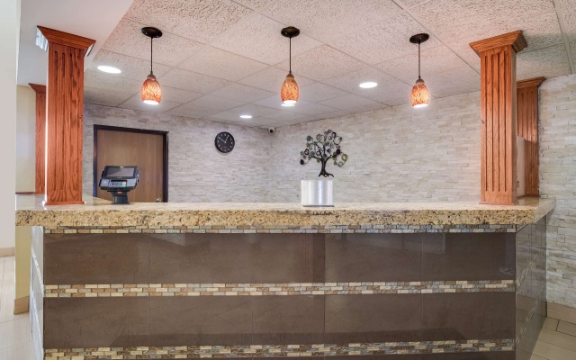 photo 2 of Best Western Waukesha Grand