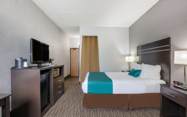 photo 3 of Best Western Waukesha Grand