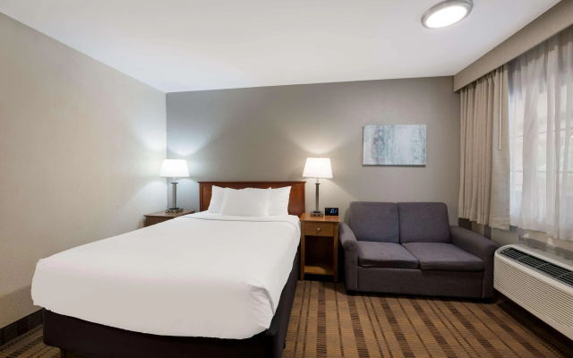 photo 3 of SureStay Plus by Best Western Woodbury Inn