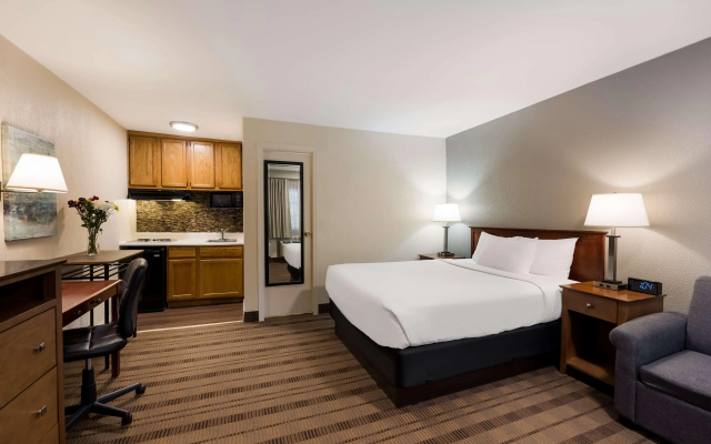 photo 4 of SureStay Plus by Best Western Woodbury Inn
