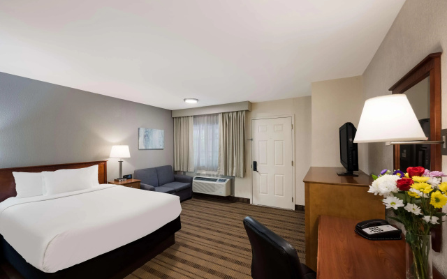 photo 5 of SureStay Plus by Best Western Woodbury Inn