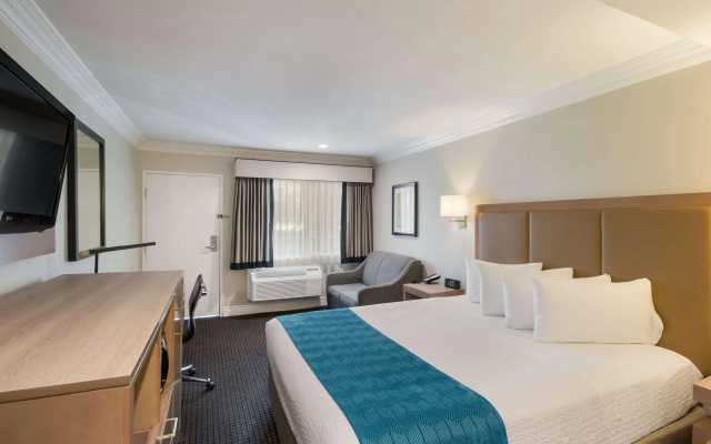 photo 5 of Best Western Woodland Hills Inn