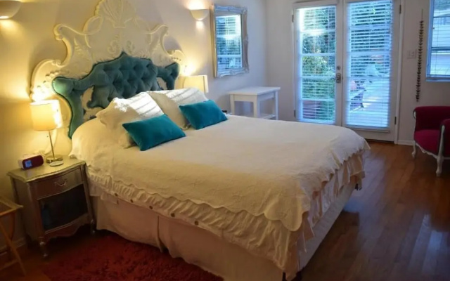 photo 5 of Beverly Hills Celebrity Home