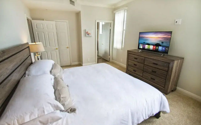 photo 3 of Beverly Hills luxury 2 Bed 2 Bath