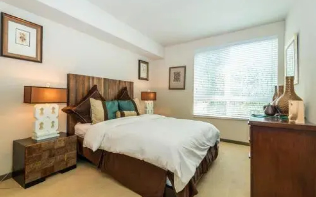 photo 4 of Beverly Hills luxury 2 Bed 2 Bath