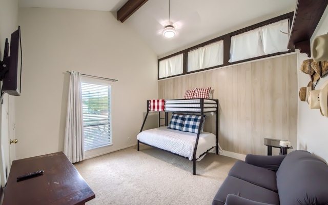 photo 5 of Big Tree View Tbm 112 2 Bedroom Condo by RedAwning