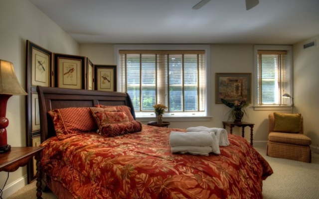 photo 2 of Biltmore Village Hideaway - 2 Br Condo