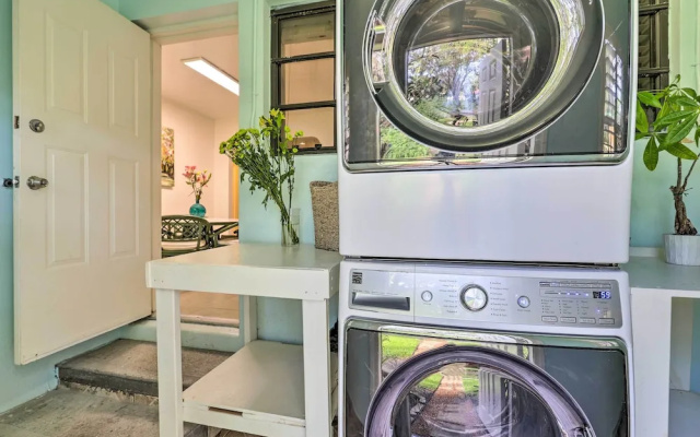 photo 5 of Biscayne Park Vacation Rental w/ Yard!