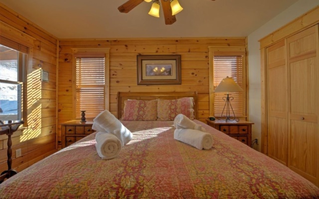 photo 5 of Black Bear Lodge at Scenic Wolf Resort - 3 Br Cabin