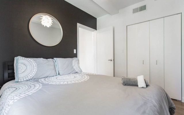 photo 2 of Black Walnut - Modern 1 BDR in Downtown