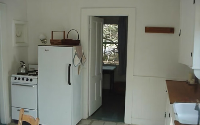 photo 2 of Blue House - Two Bedroom Home
