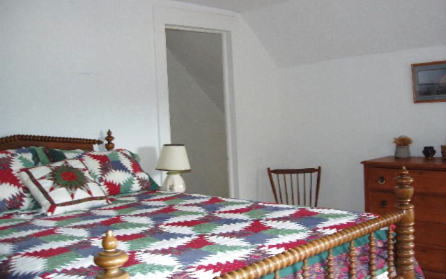photo 4 of Blue House - Two Bedroom Home