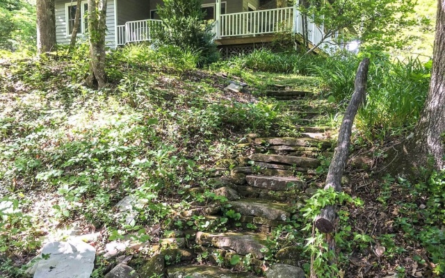 photo 2 of Blue Ridge Mountain Escape ~ 8 Mi to Chimney Rock