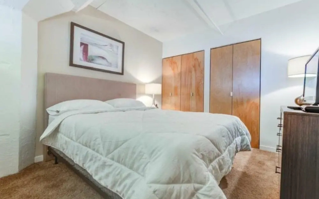 photo 2 of Bluebird Suites at the Warehouse District