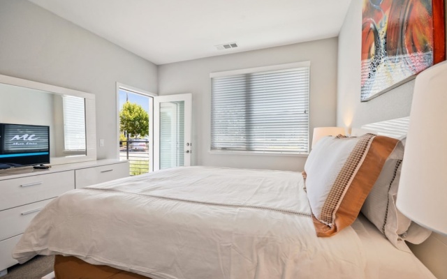 photo 4 of Bluebird Suites near Facebook HQ