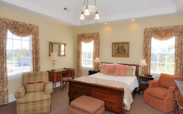 photo 5 of Bluff View Inn