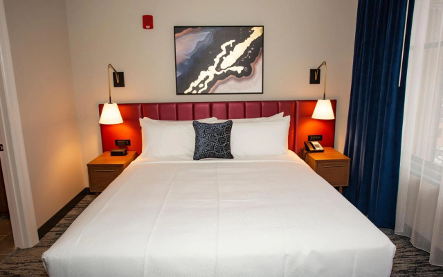 photo 2 of BLU-Tique, Akron, a Tribute Portfolio Hotel