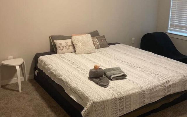 photo 2 of Boho Skyline Oasis- Dream 1BR Getaway