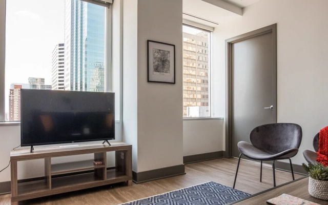 photo 2 of FRONTDESK The Grand Apts Downtown Kansas City