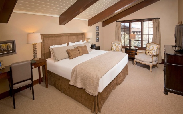 photo 2 of Premier Mountainside 2 BR Condo at Lodge at Vail by RedAwning - Save 20% on 7+ Nights!