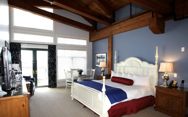 photo 2 of Boston Yacht Haven Inn & Marina