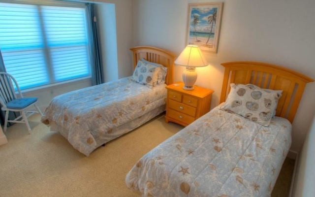 photo 2 of Bradenton Beach Club 245 Apartment 3