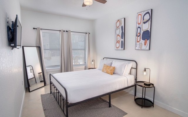 photo 4 of Elevate Your Stay at 3br/2.5ba Downtown Gem!