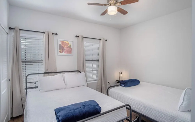 photo 2 of Stylish Living New 3BR 2.5ba at Amazing Downtown