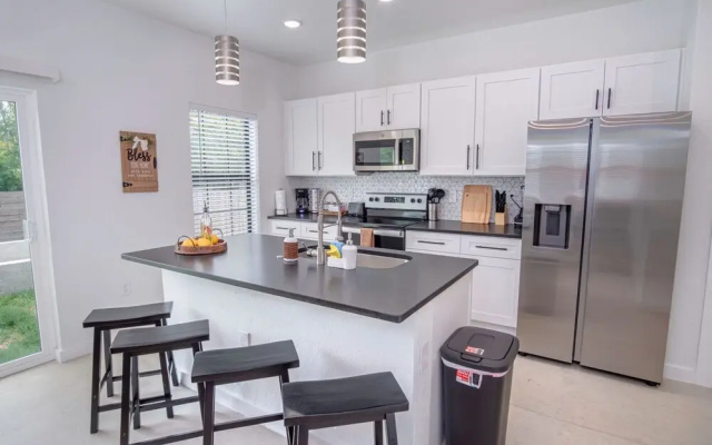 photo 2 of Refreshing Stay Awaits 3BR Home w/ Outdoor Seating