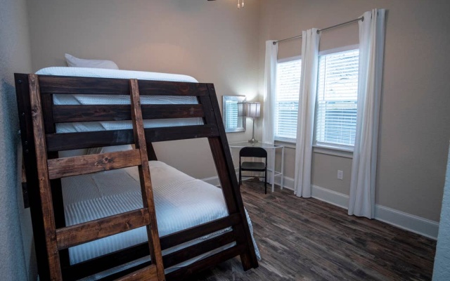 photo 2 of BRAND NEW Luxury Impressive House Near Downtown!