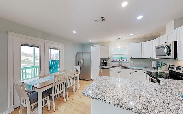 photo 5 of Brand-new Getaway W/ Screened Porch - Walk To Bay! 2 Bedroom Home