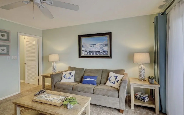 photo 5 of Breakers 320 by RedAwning