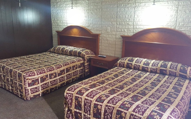 photo 2 of Breezwood Motel