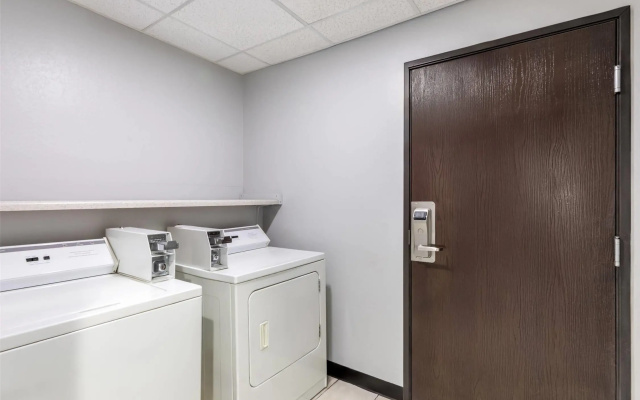 photo 5 of Brentwood Suites Nashville, an Ascend Collection Hotel